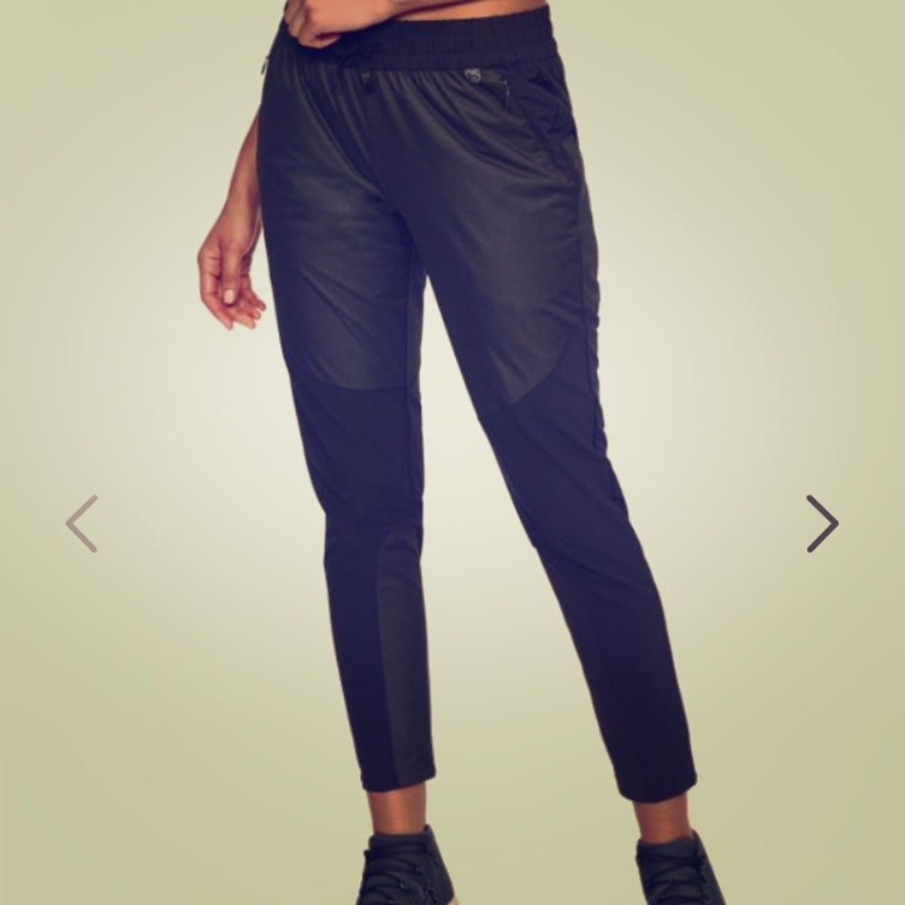 Under armour joggers (gore windstopper)